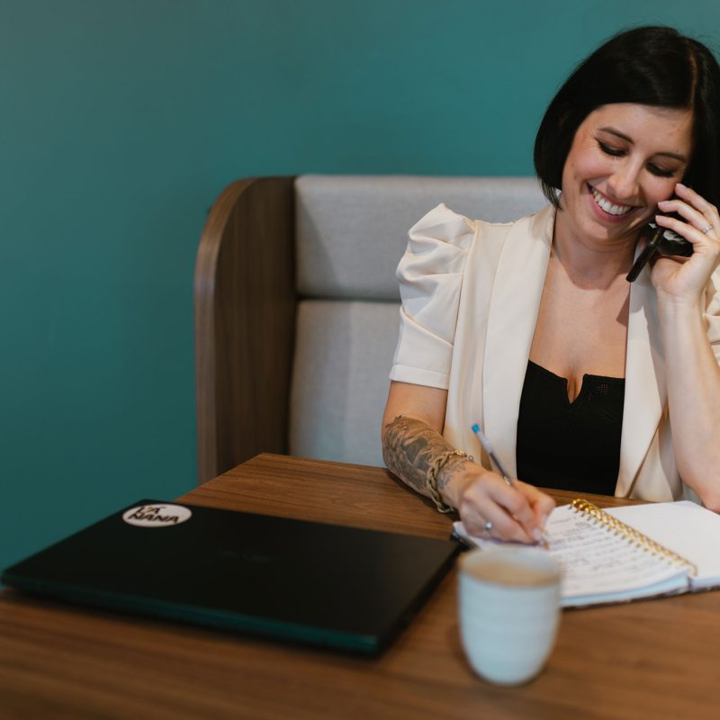 Transforme Instagram en un vrai levier, pour attirer des client(e)s.